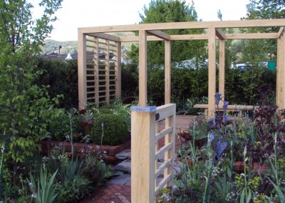 Bespoke oak pergola and gate