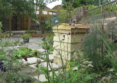 Beehive compost bin