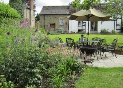 Seating area and planting